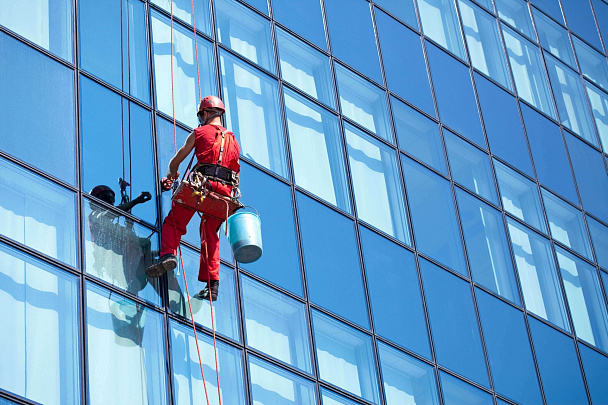 Мойка фасадов бизнес-центра