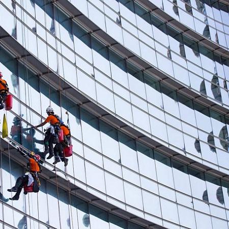 Мойка фасадов бизнес-центра в Чебоксарах